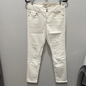 American Eagle Outfitters Off-White Skinny Jeans